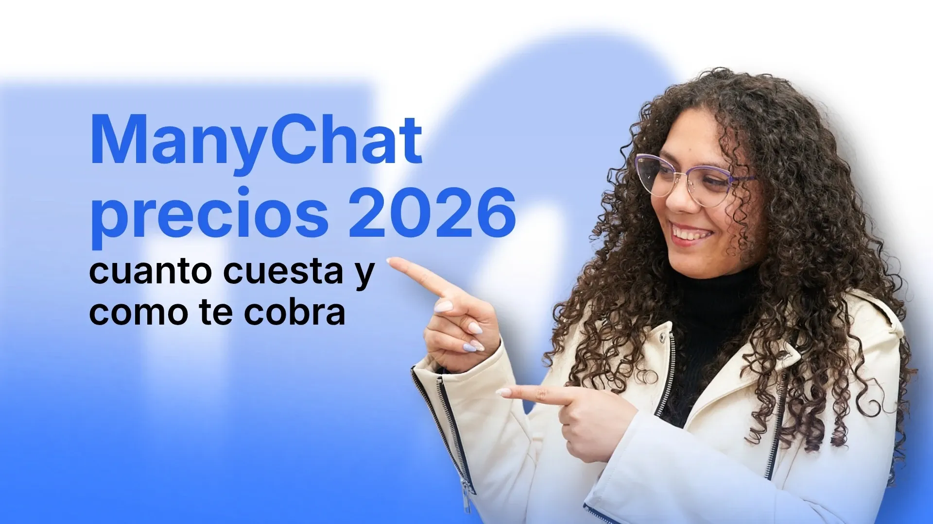 Planes de precios de ManyChat por niveles de contactos activos, sobre burbujas de chat con identidad de Automatichat